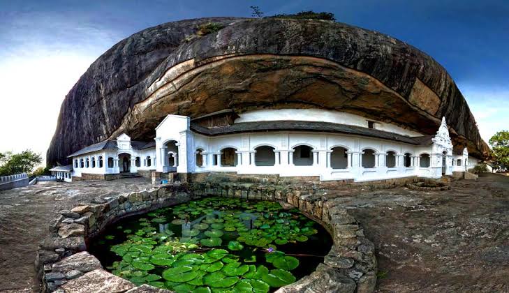 Dambulla Cave Temple