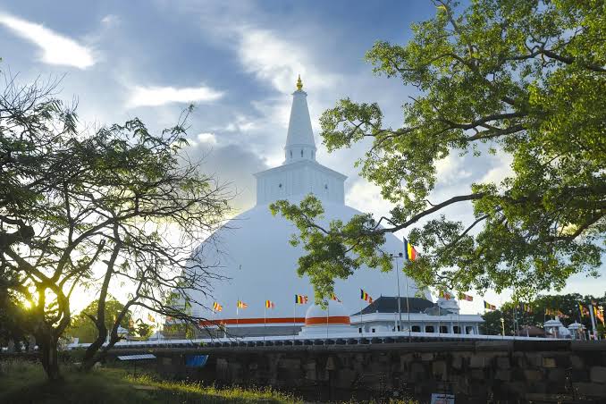 Ruwanwelisaya Stupa Anuradhapura